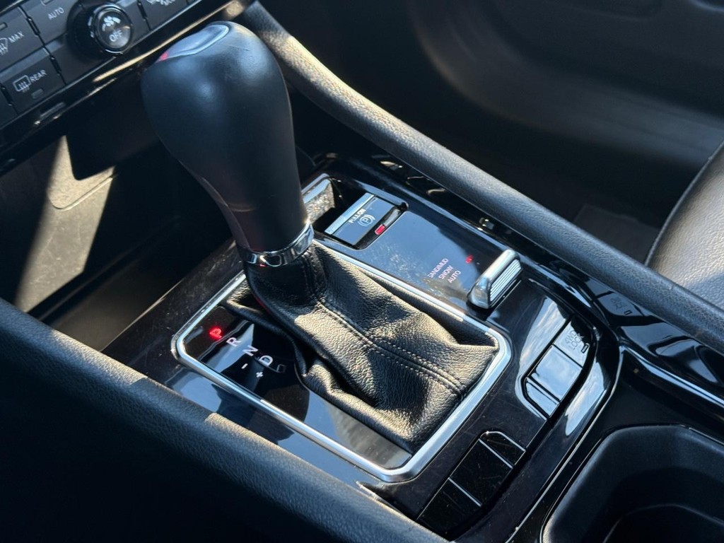 Jeep Compass Vehicle Full-screen Gallery Image 20