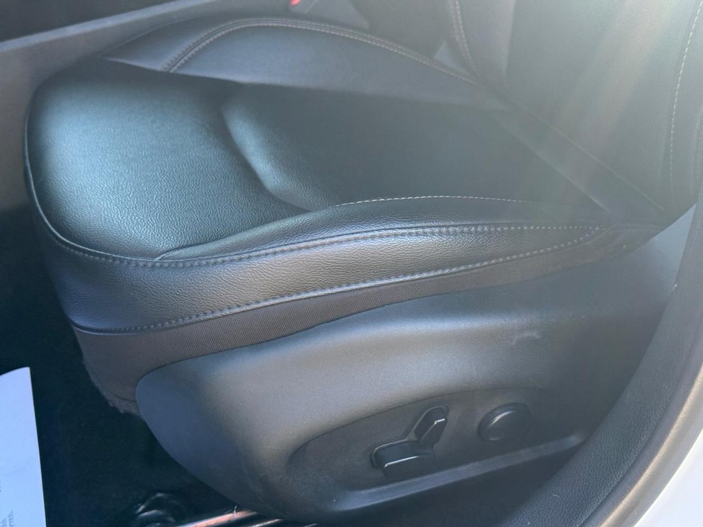 Jeep Compass Vehicle Full-screen Gallery Image 25