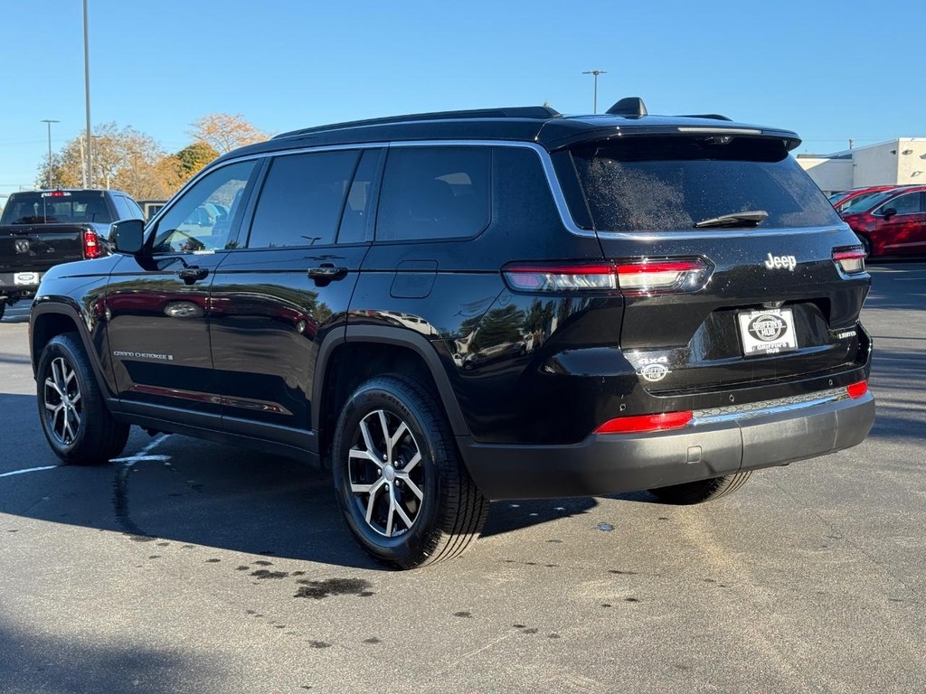 Jeep Grand Cherokee L Vehicle Full-screen Gallery Image 06