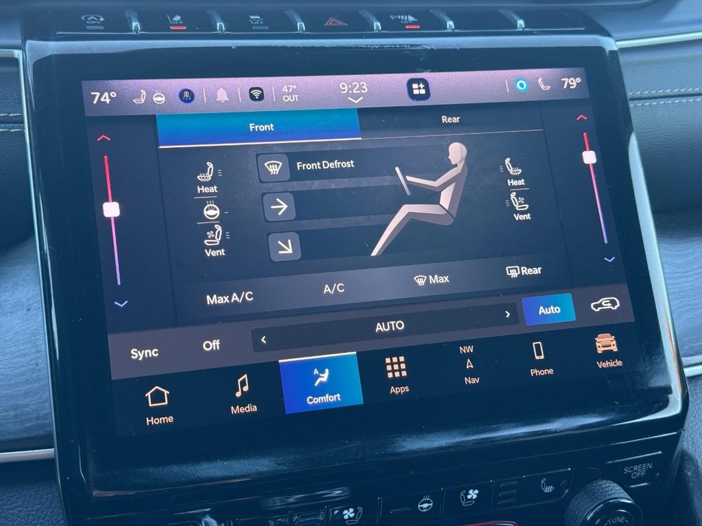 Jeep Grand Cherokee L Vehicle Full-screen Gallery Image 21