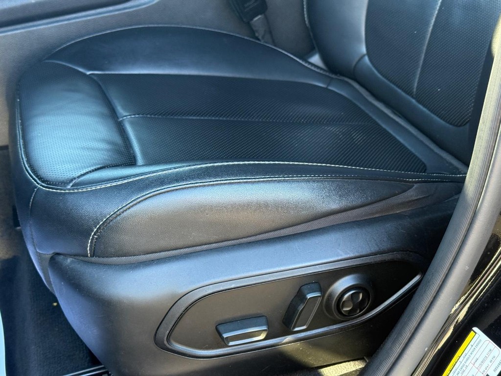 Jeep Grand Cherokee L Vehicle Full-screen Gallery Image 29