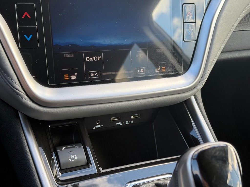 Subaru Outback Vehicle Full-screen Gallery Image 19