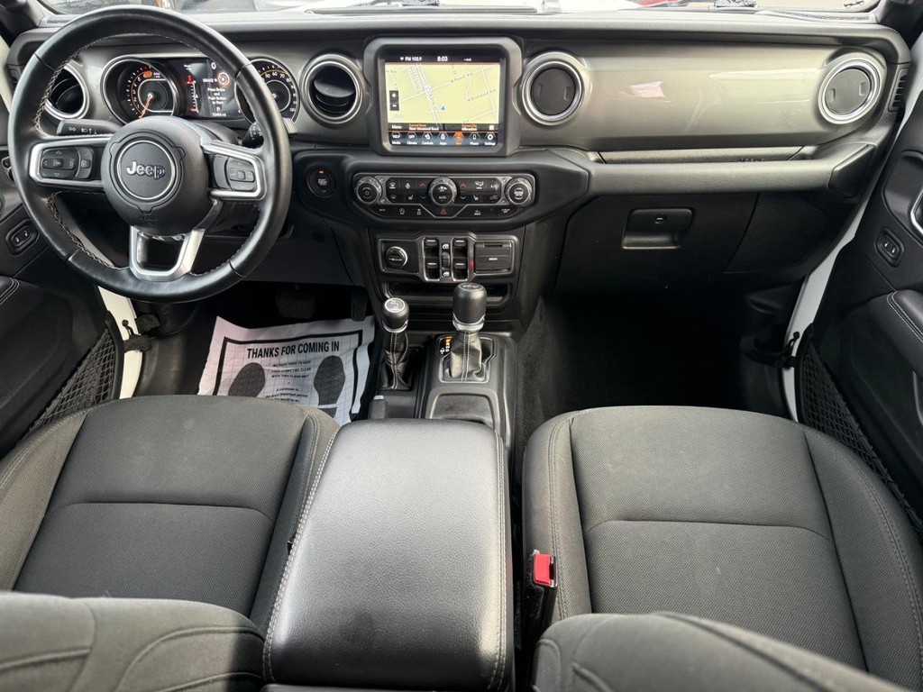 Jeep Wrangler Vehicle Full-screen Gallery Image 11