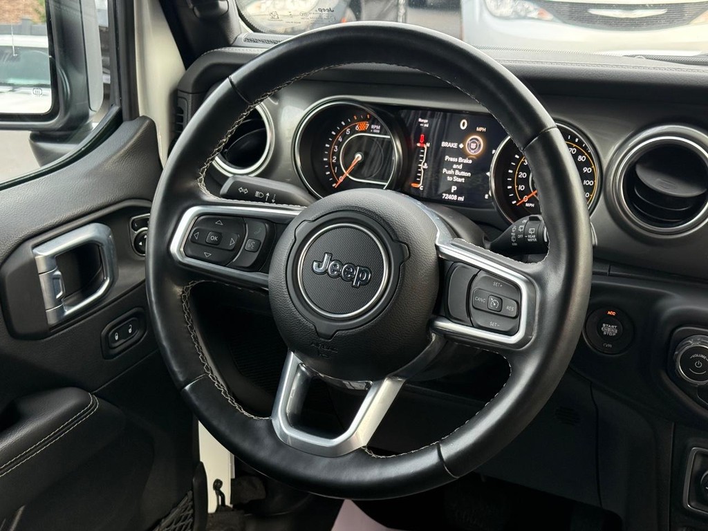 Jeep Wrangler Vehicle Full-screen Gallery Image 12