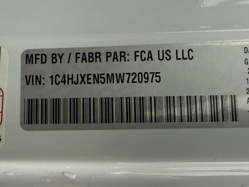 Jeep Wrangler Vehicle Full-screen Gallery Image 26