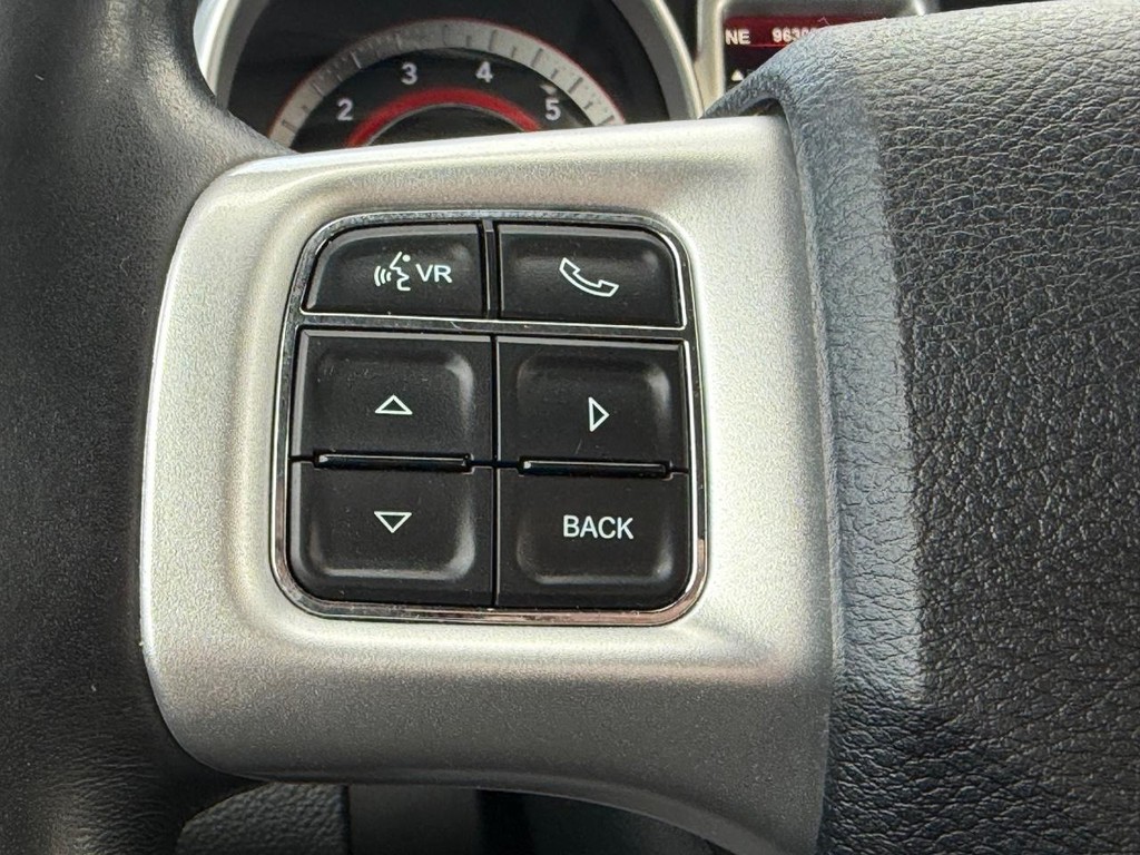 Dodge Journey Vehicle Full-screen Gallery Image 16