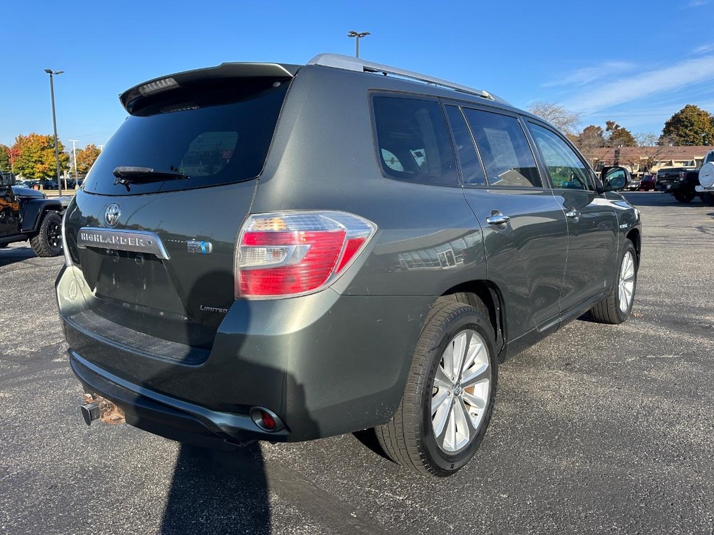 Toyota Highlander Hybrid Vehicle Full-screen Gallery Image 03