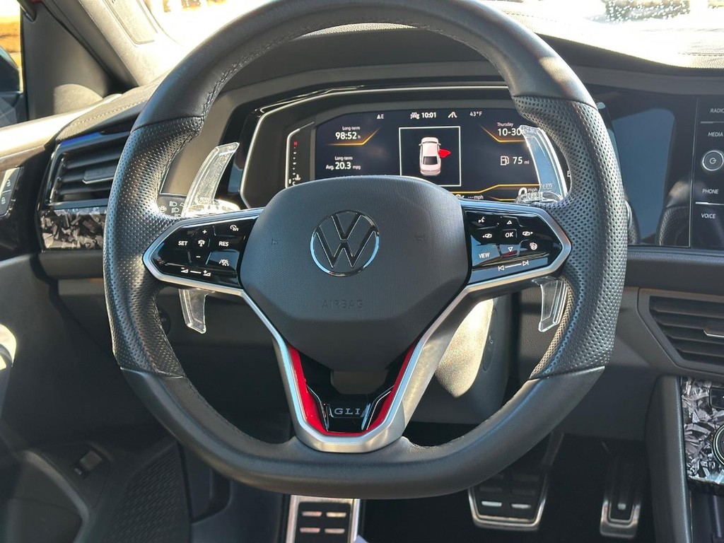 Volkswagen Jetta GLI Vehicle Full-screen Gallery Image 13