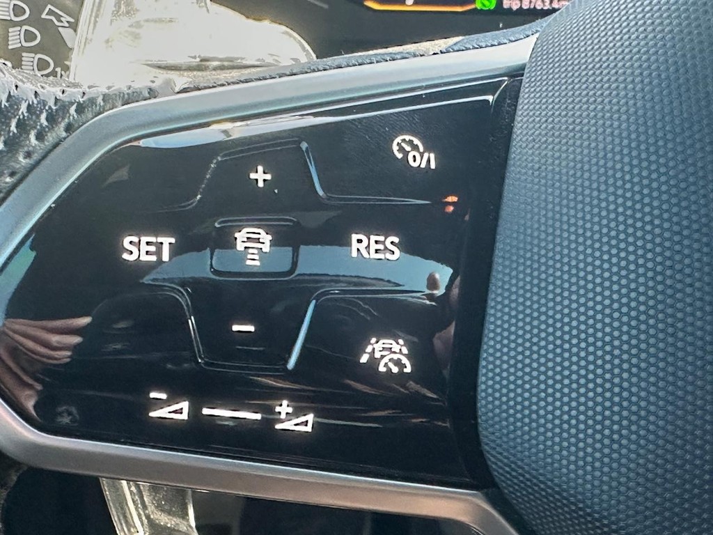 Volkswagen Jetta GLI Vehicle Full-screen Gallery Image 19