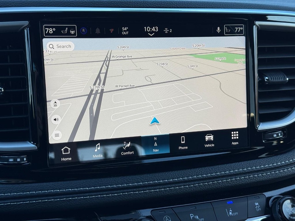 Chrysler Pacifica Vehicle Full-screen Gallery Image 16