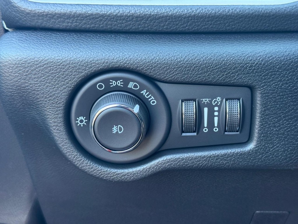 Chrysler Pacifica Vehicle Full-screen Gallery Image 27