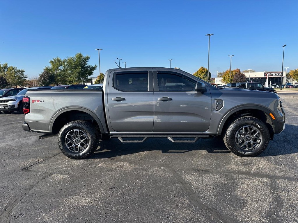 Ford Ranger Vehicle Full-screen Gallery Image 02