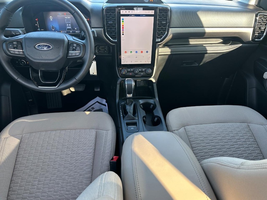 Ford Ranger Vehicle Full-screen Gallery Image 11