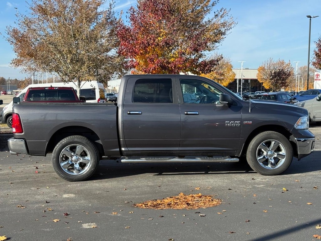 Ram 1500 Vehicle Full-screen Gallery Image 03