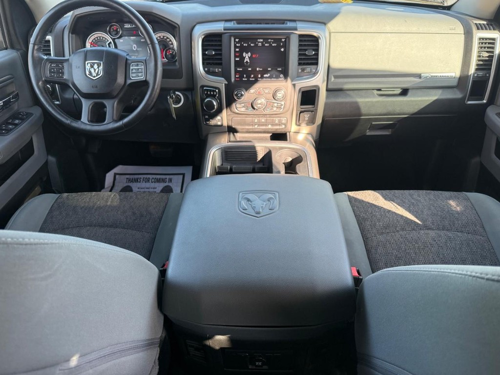 Ram 1500 Vehicle Full-screen Gallery Image 12