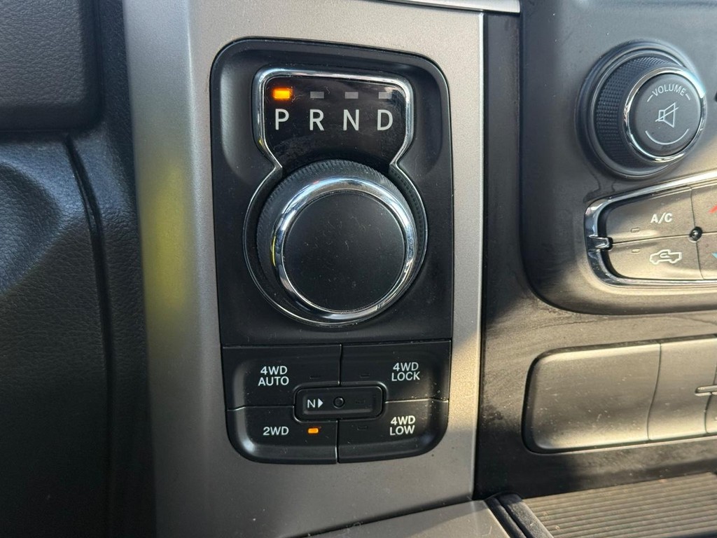 Ram 1500 Vehicle Full-screen Gallery Image 16