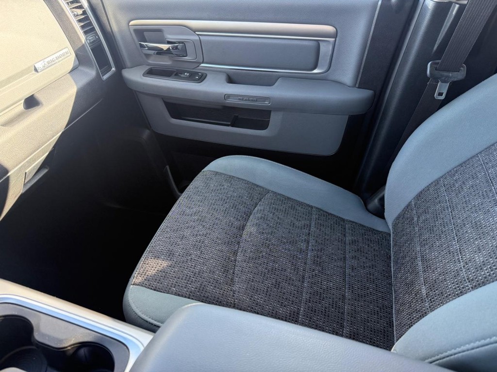 Ram 1500 Vehicle Full-screen Gallery Image 21