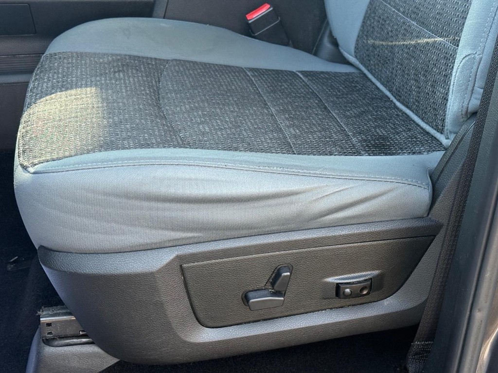 Ram 1500 Vehicle Full-screen Gallery Image 25