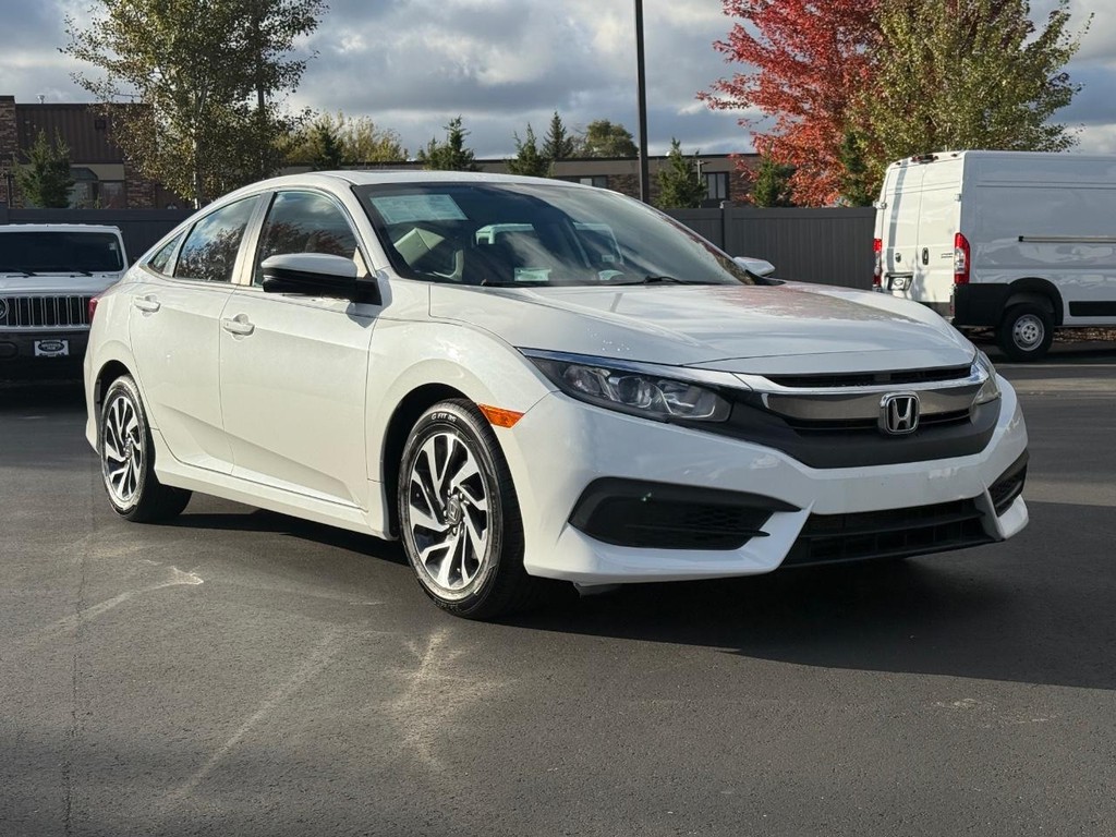 Honda Civic Sedan Vehicle Full-screen Gallery Image 02