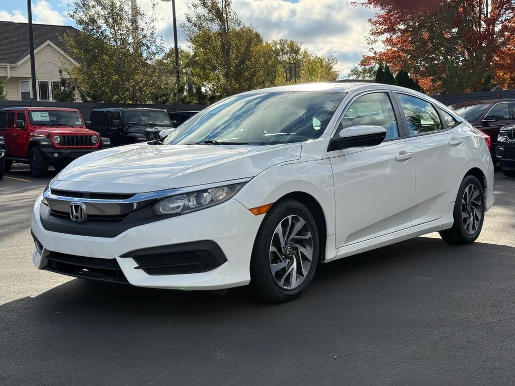 Honda Civic Sedan Vehicle Full-screen Gallery Image 09