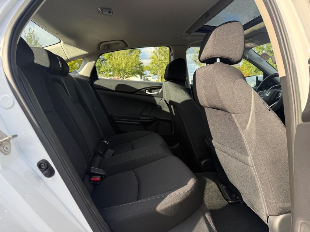 Honda Civic Sedan Vehicle Full-screen Gallery Image 11