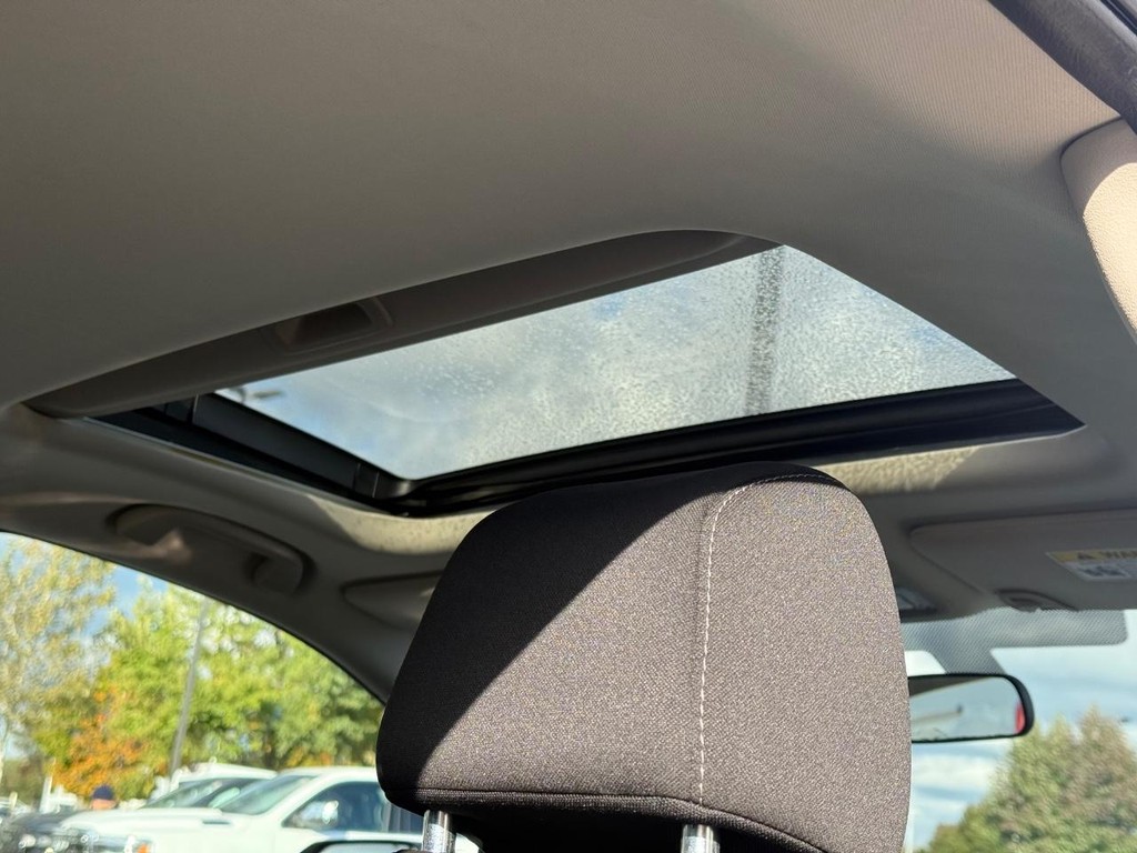 Honda Civic Sedan Vehicle Full-screen Gallery Image 12