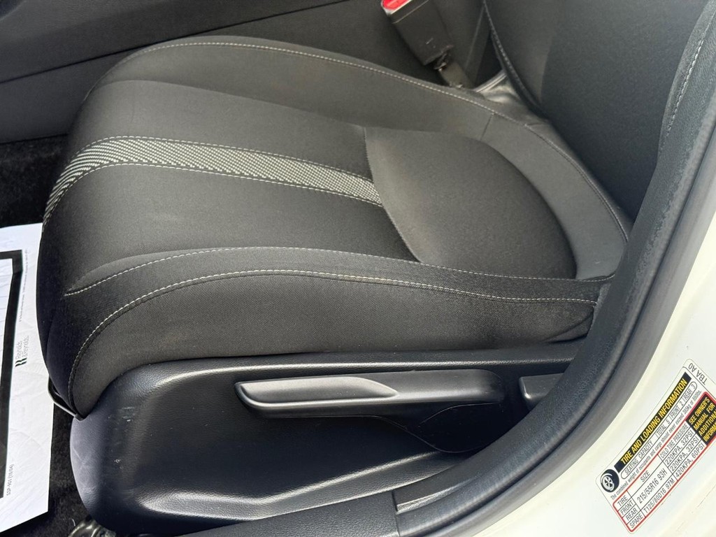 Honda Civic Sedan Vehicle Full-screen Gallery Image 25