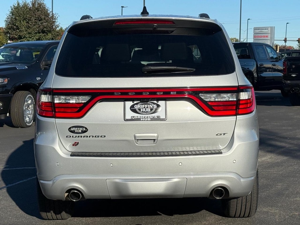 Dodge Durango Vehicle Full-screen Gallery Image 05