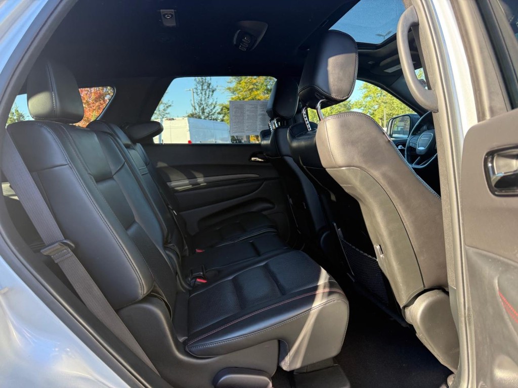 Dodge Durango Vehicle Full-screen Gallery Image 11