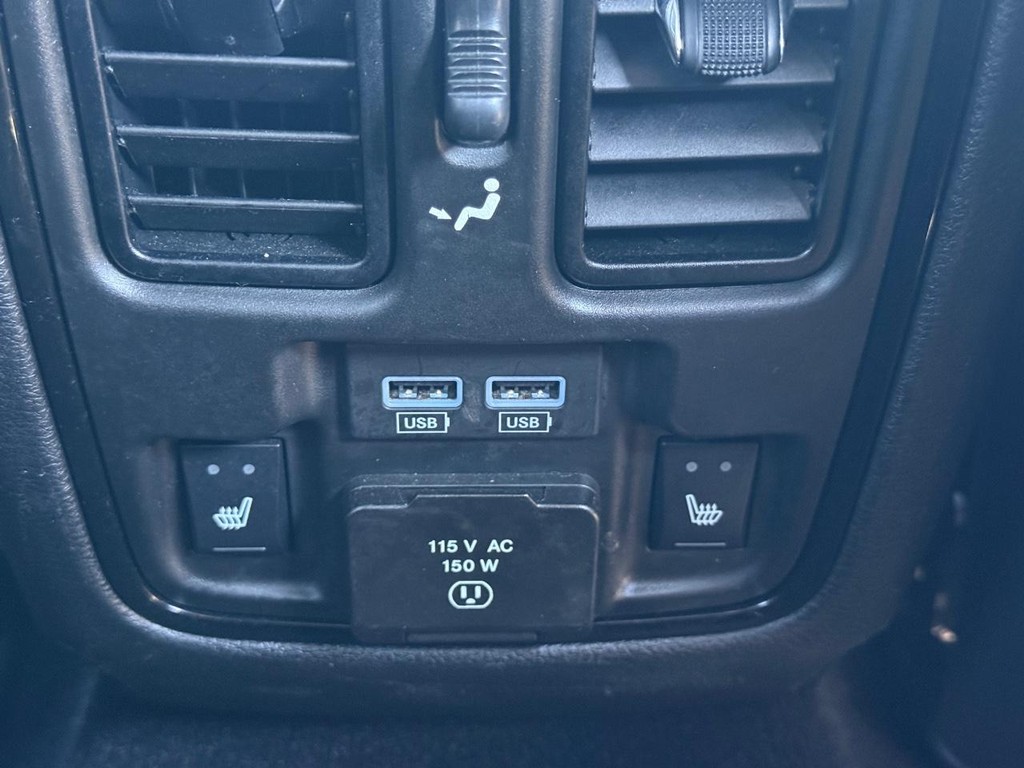 Dodge Durango Vehicle Full-screen Gallery Image 13