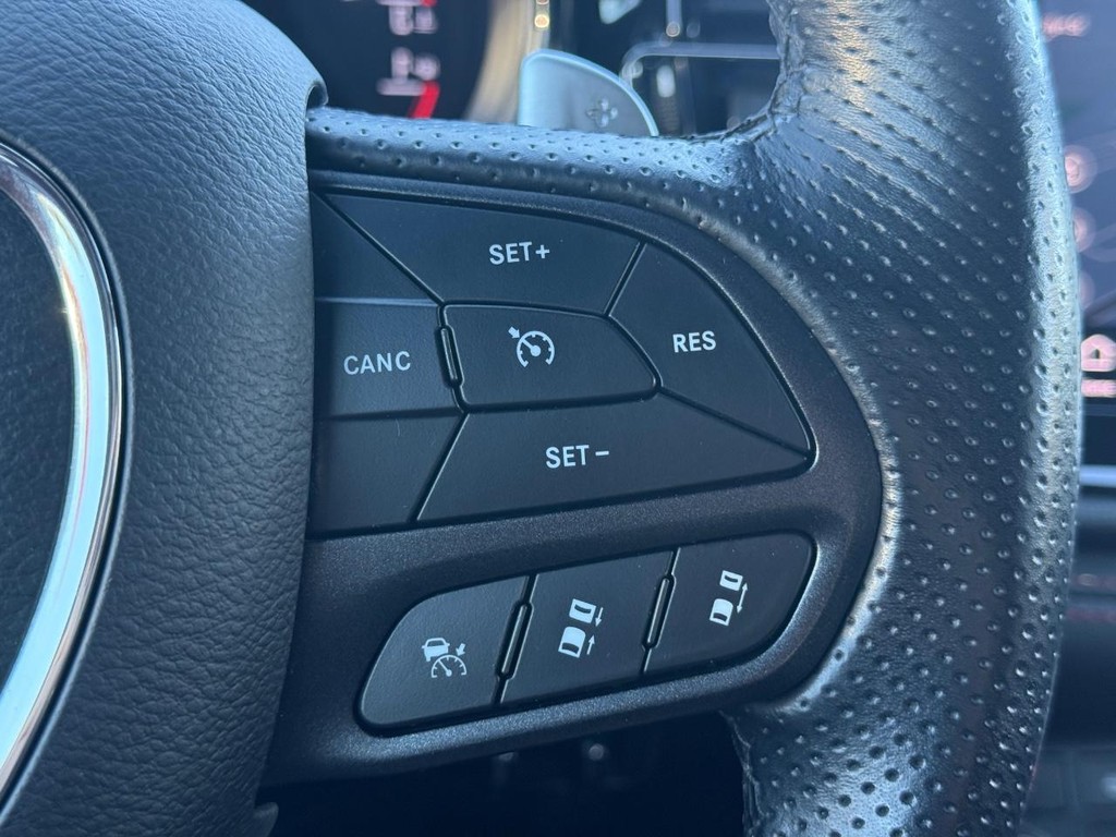 Dodge Durango Vehicle Full-screen Gallery Image 16