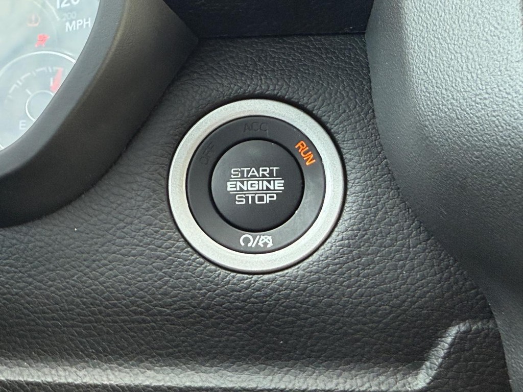 Ram 1500 Vehicle Full-screen Gallery Image 16