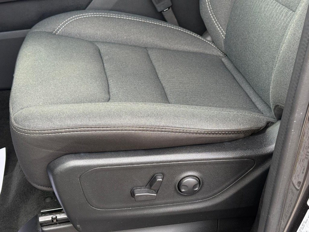 Ram 1500 Vehicle Full-screen Gallery Image 26