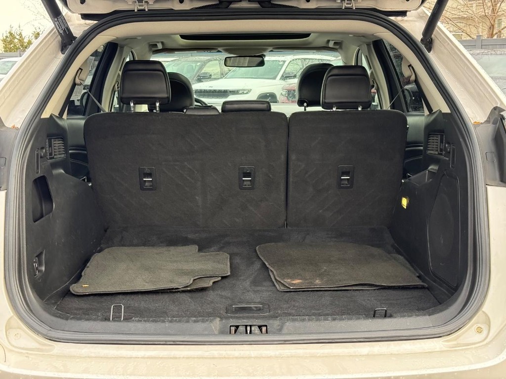 Ford Edge Vehicle Full-screen Gallery Image 07