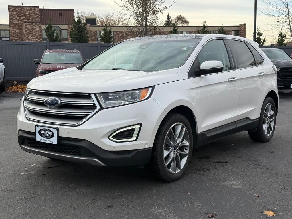 Ford Edge Vehicle Full-screen Gallery Image 09