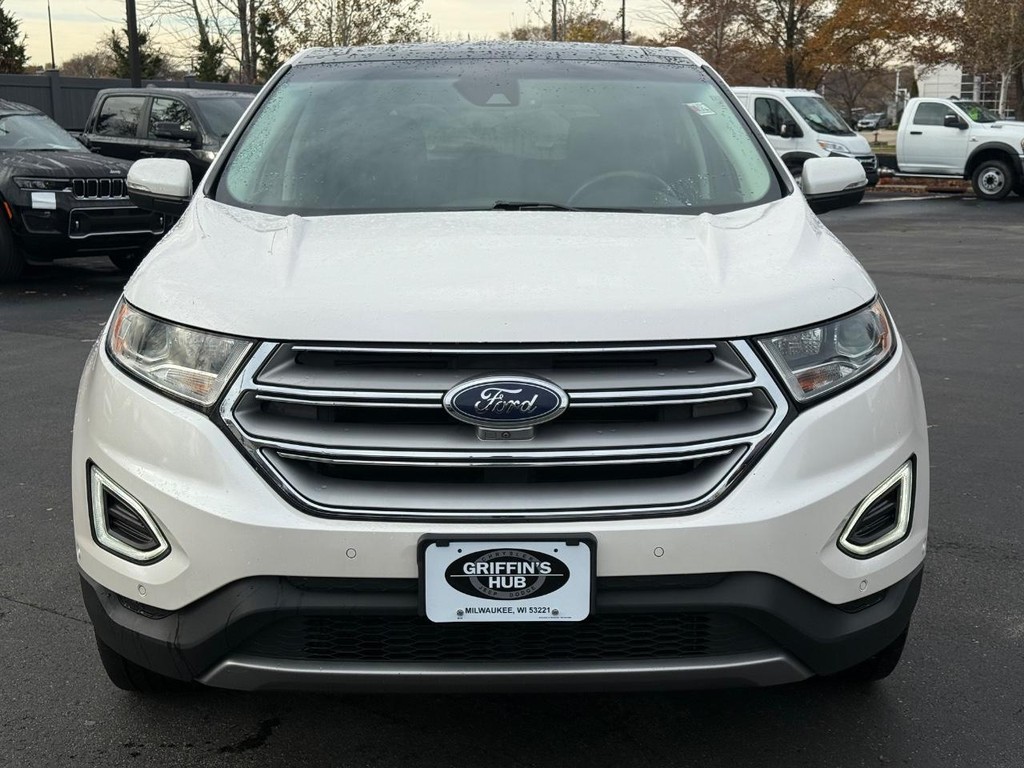 Ford Edge Vehicle Full-screen Gallery Image 10