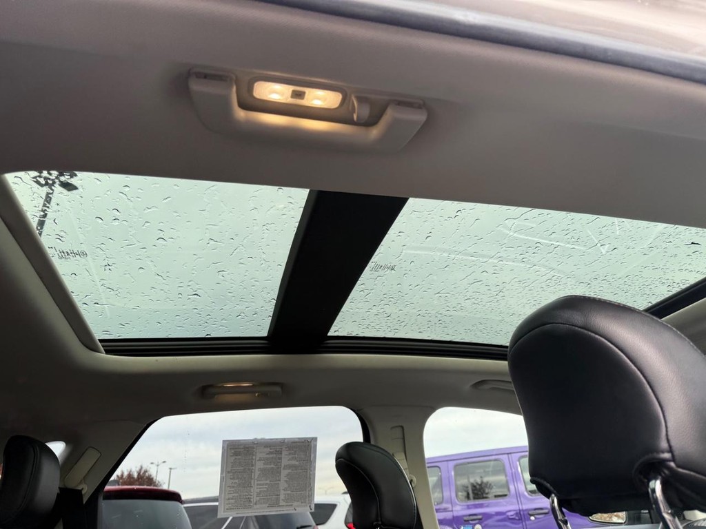 Ford Edge Vehicle Full-screen Gallery Image 12