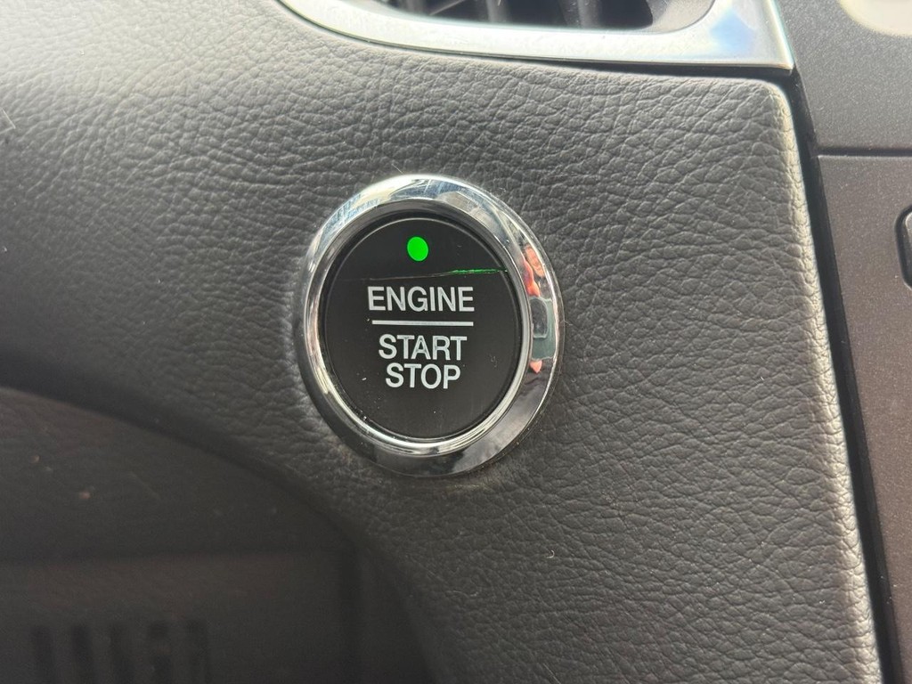 Ford Edge Vehicle Full-screen Gallery Image 18