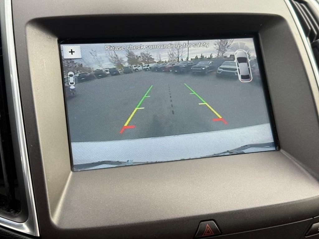 Ford Edge Vehicle Full-screen Gallery Image 20