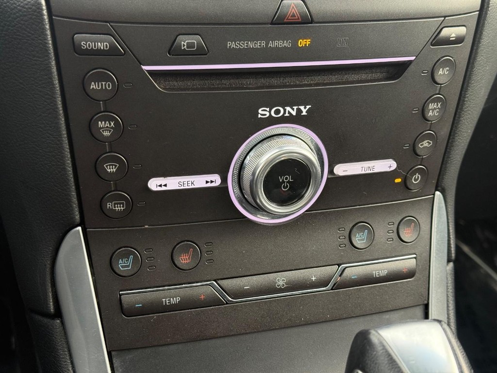 Ford Edge Vehicle Full-screen Gallery Image 21