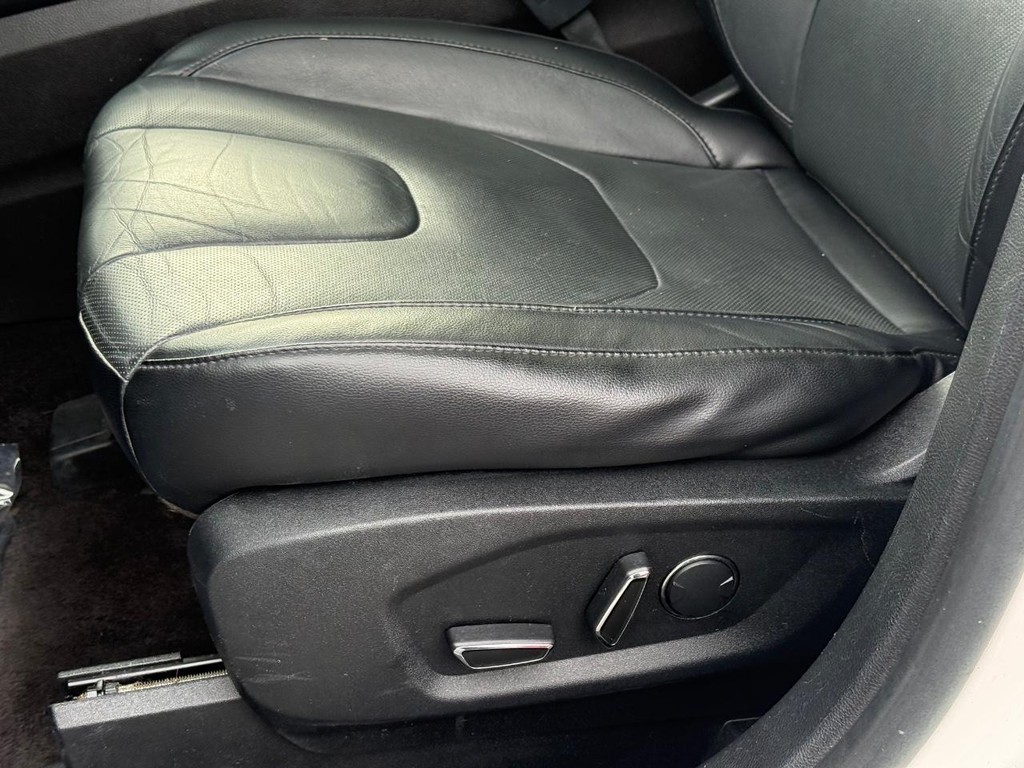 Ford Edge Vehicle Full-screen Gallery Image 27