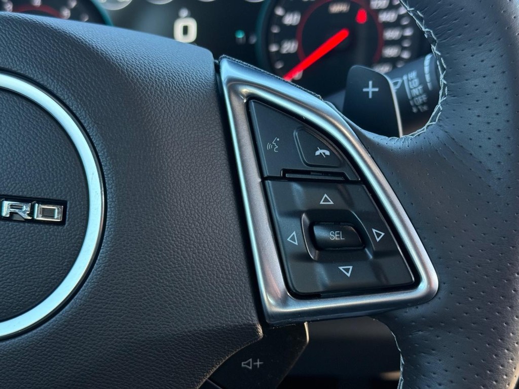 Chevrolet Camaro Vehicle Full-screen Gallery Image 15