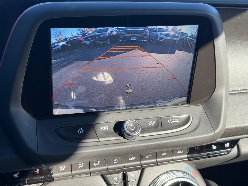 Chevrolet Camaro Vehicle Full-screen Gallery Image 18