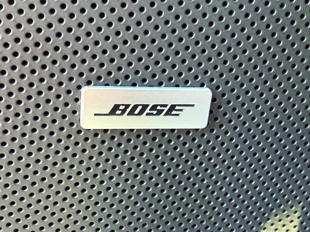 Chevrolet Camaro Vehicle Full-screen Gallery Image 26