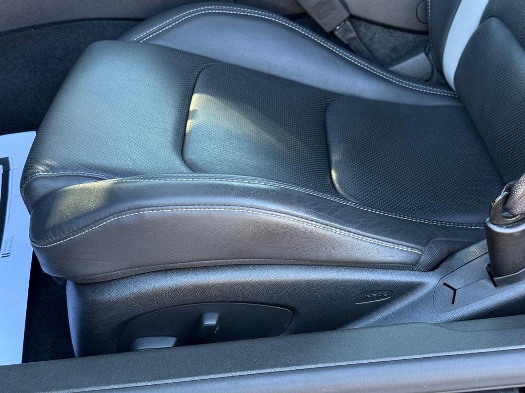 Chevrolet Camaro Vehicle Full-screen Gallery Image 27