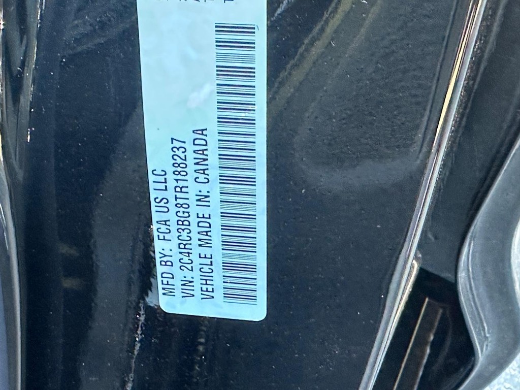 Chrysler Pacifica Vehicle Full-screen Gallery Image 17