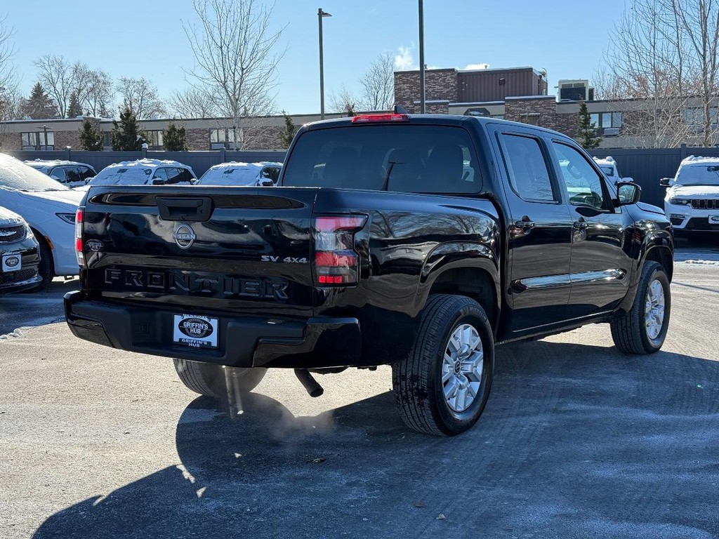 Nissan Frontier Vehicle Full-screen Gallery Image 03