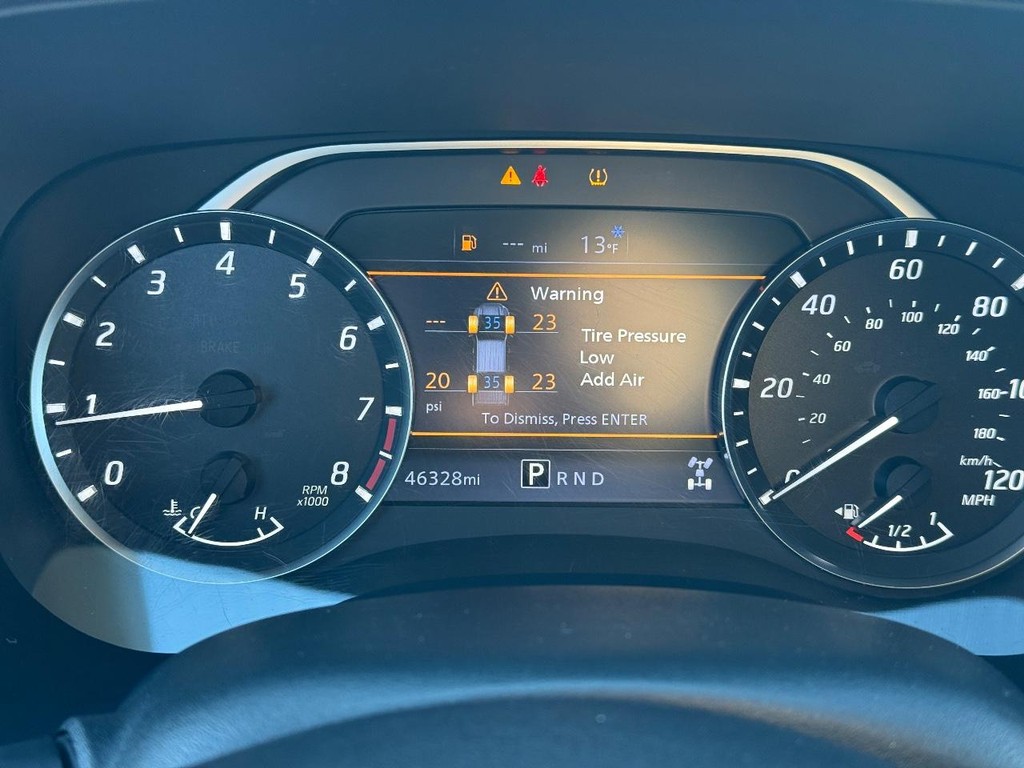 Nissan Frontier Vehicle Full-screen Gallery Image 18