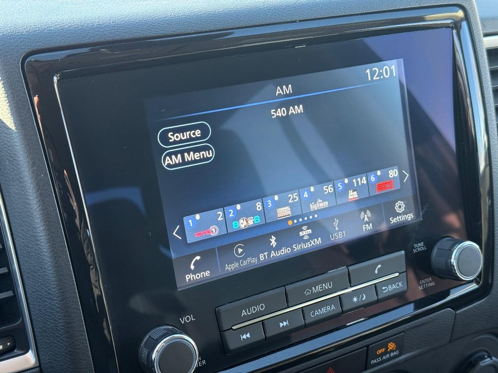 Nissan Frontier Vehicle Full-screen Gallery Image 19