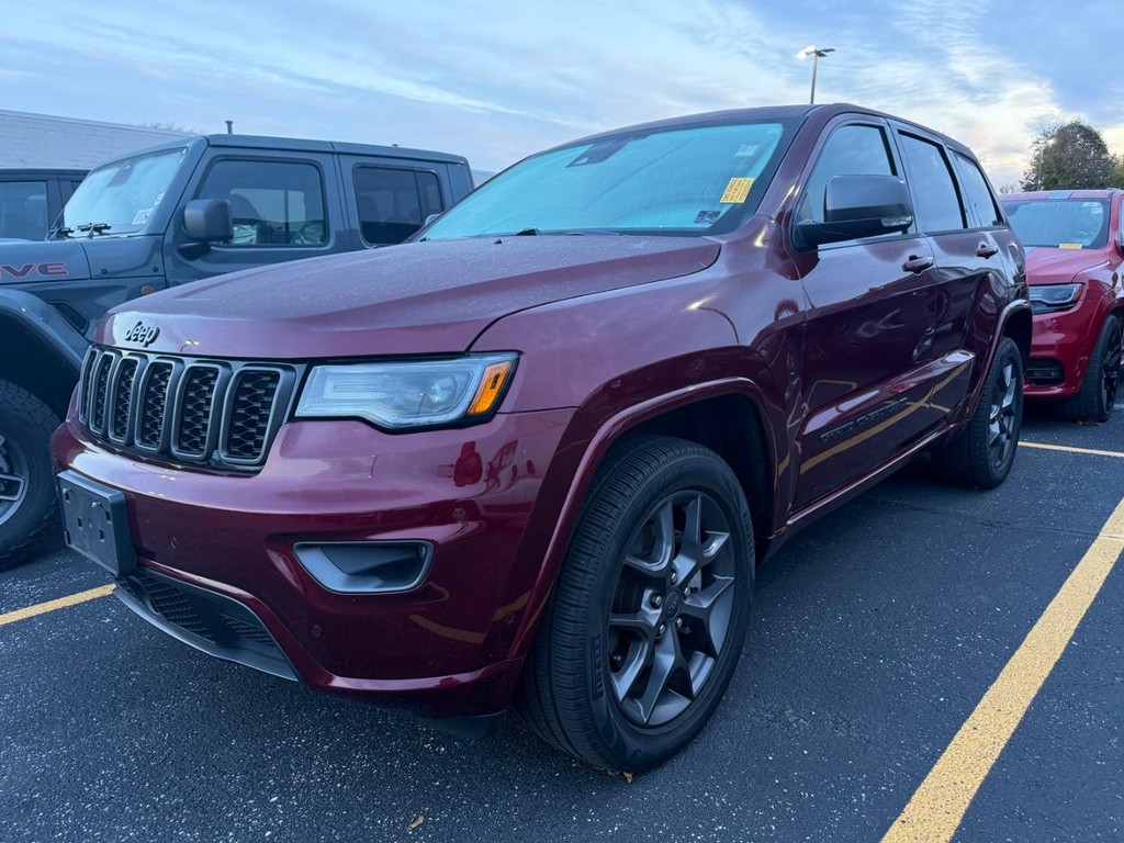Jeep Grand Cherokee Vehicle Full-screen Gallery Image 04